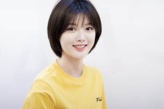 Kiểu tóc tém cho mặt tròn